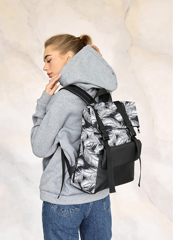 Рюкзак SamBag жіночий RollTop Milton Чорний з принтом Palm - Зображення 5